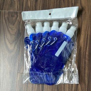 NWT Blue Reusable Water Pouches with Carabiners